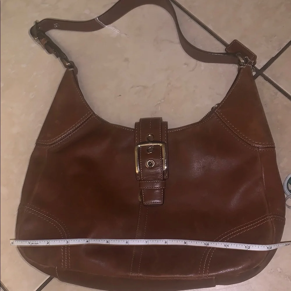 Elegant Brown Leather Shoulder Bag - Picture 5 of 9